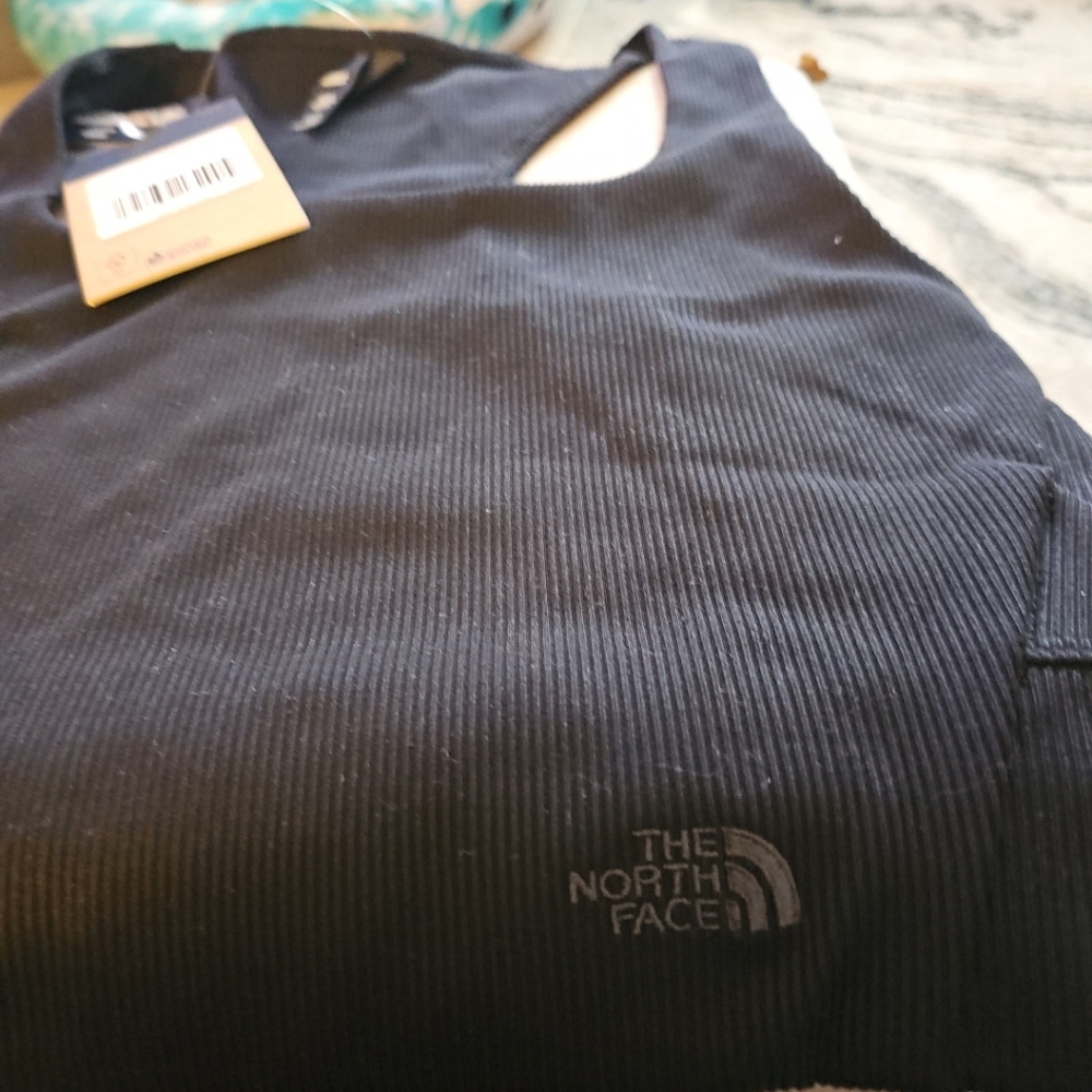 The North Face Black Ribbed Racerback Sports Bra - Picture 3 of 6